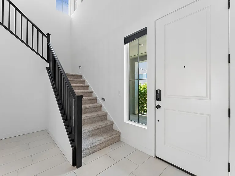 1524 E Carob Ct — Photo 7