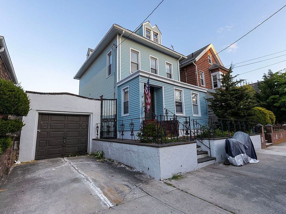 1st image of 209 Bay 10 St