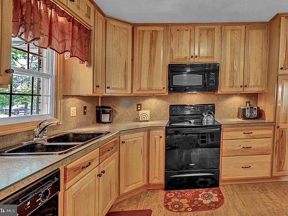 4th image of 1 Northview Dr