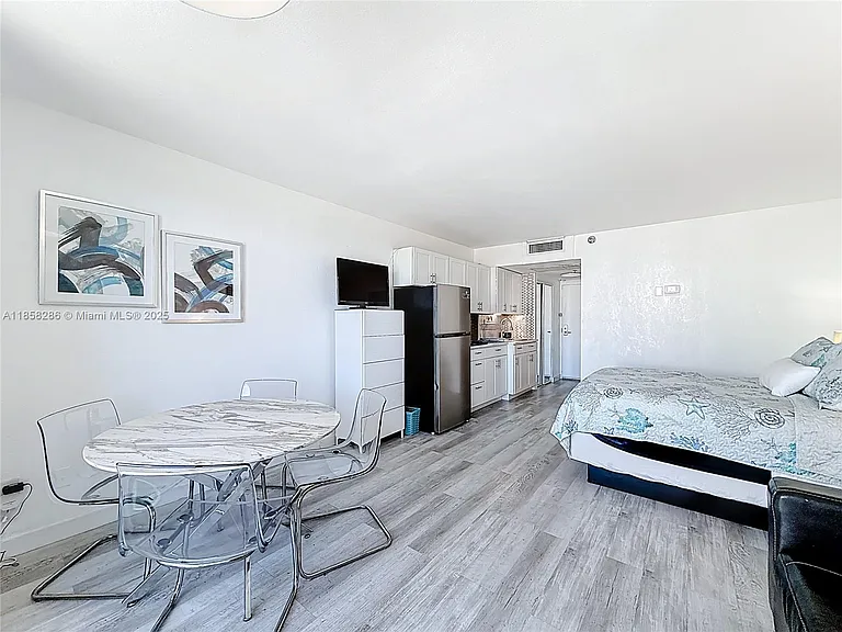 19201 Collins Ave #636 — Photo 16