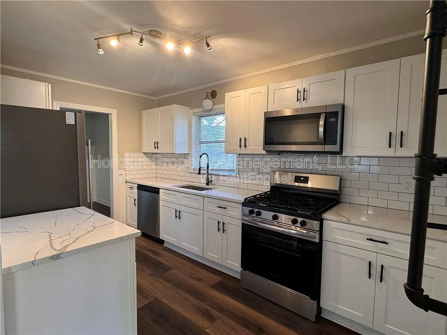 3 bed, 1.0 bath, 1365 sqft, $1,795 — Photo 4