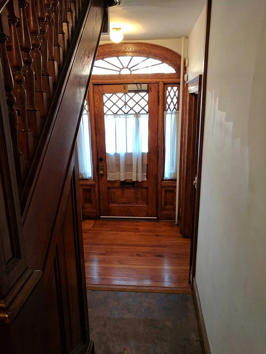 Building Photo - 256 Bushkill St #1