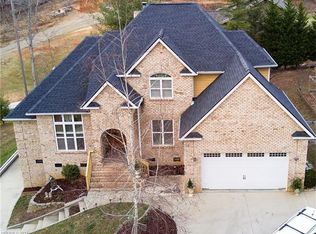 626 Monte Vista Rd, Candler, NC 28715