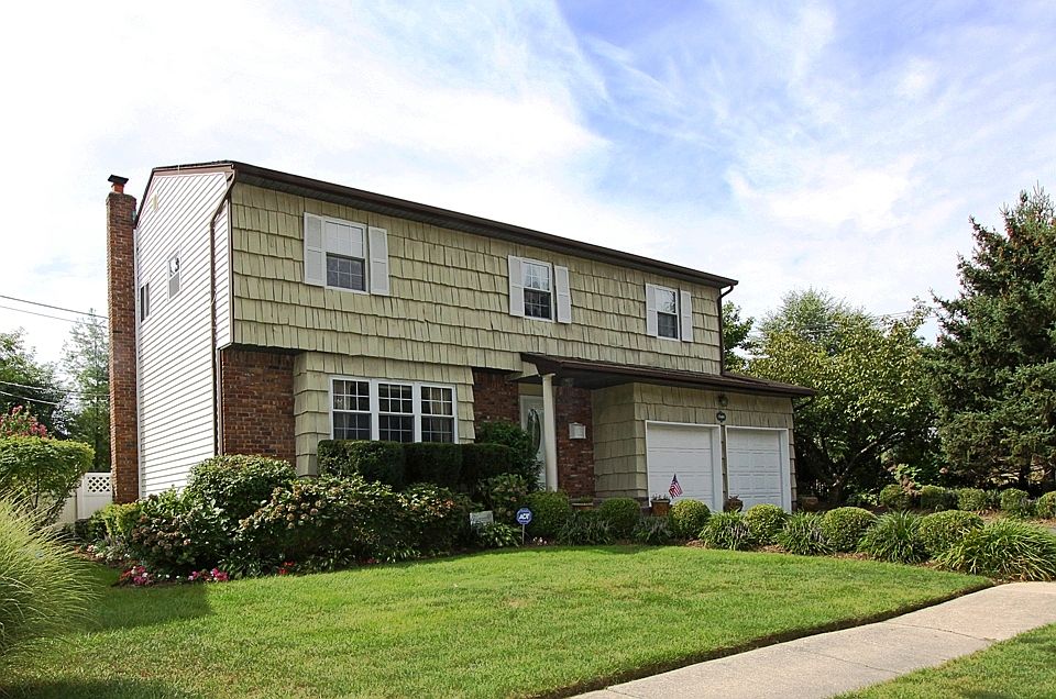 1st image of 31 Broadfield Pl