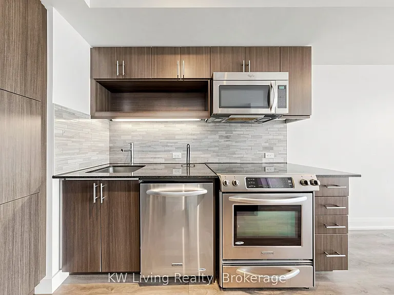 18 Graydon Hall Dr #312 — Photo 7