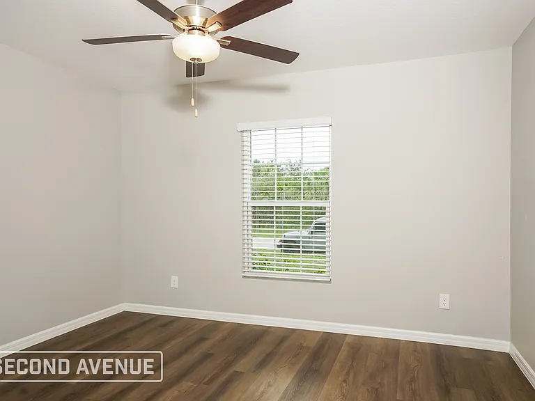 678 Rutland Cir — Photo 15