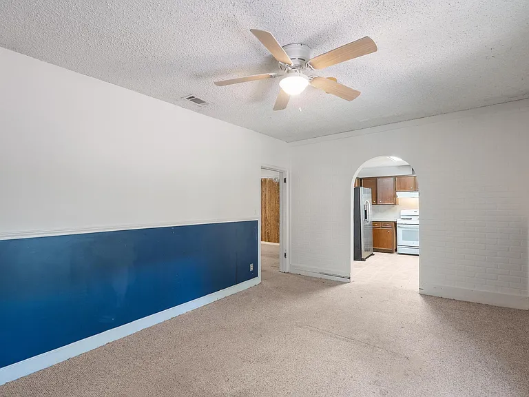 4616 E Cesar Chavez St — Photo 12