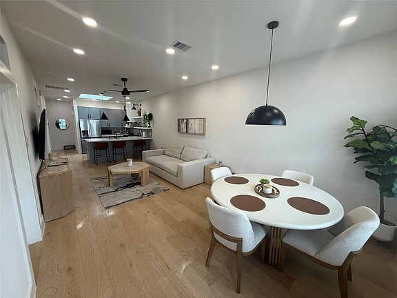 2nd image of 1813 Lewis St