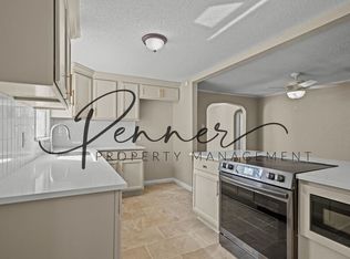 209 NE Douglas St, Lees Summit, MO 64063