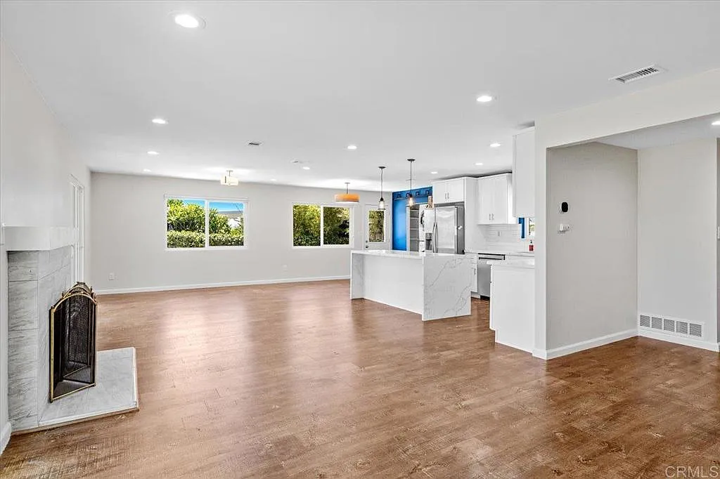 3 bed, 1422 sqft, $4,500 — Photo 3