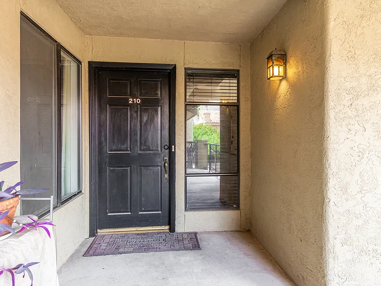8255 N Oracle Rd #210 — Photo 6