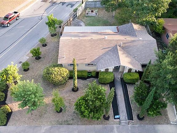 2nd image of 1001 Plymouth Dr