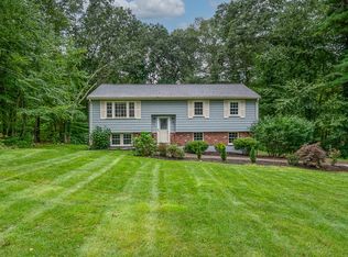 2 Whalen Rd, Hopkinton, MA 01748