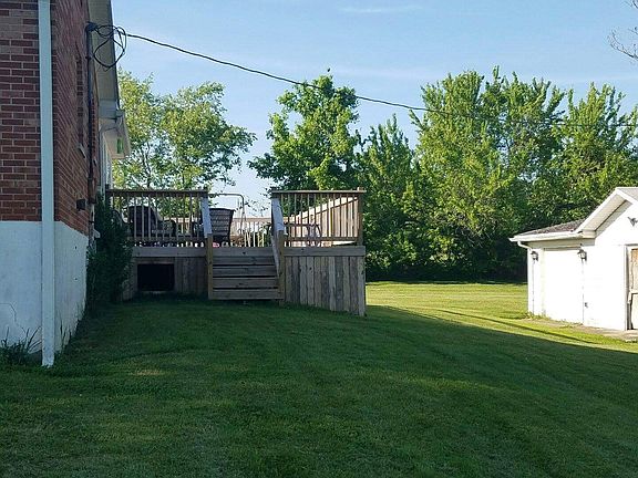 Large deck built in 2015