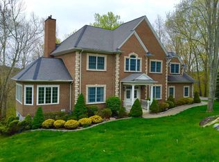 12 Brookview Dr, Carmel, NY 10512