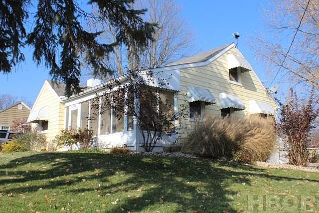 1st image of 208 W Church St