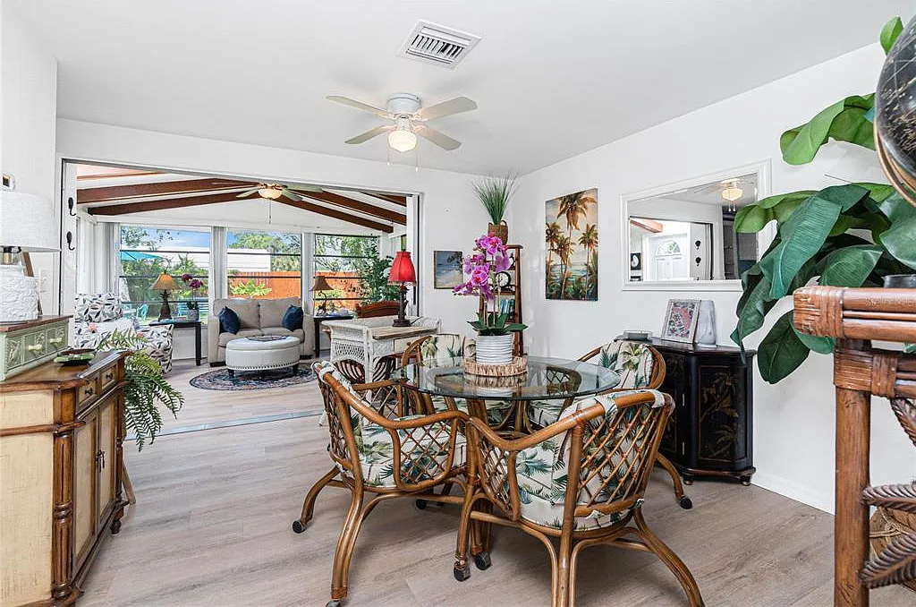 1 bed, 1.0 bath, 840 sqft, $2,300 — Photo 3
