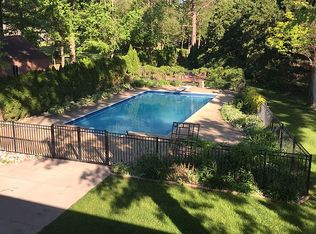 5551 Douglas Ct, Shelby Township, MI 48316