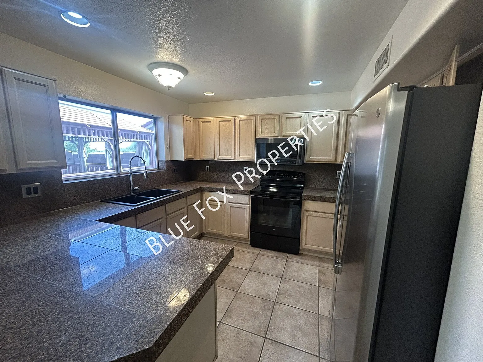 5257 W Bobwhite Way — Photo 2