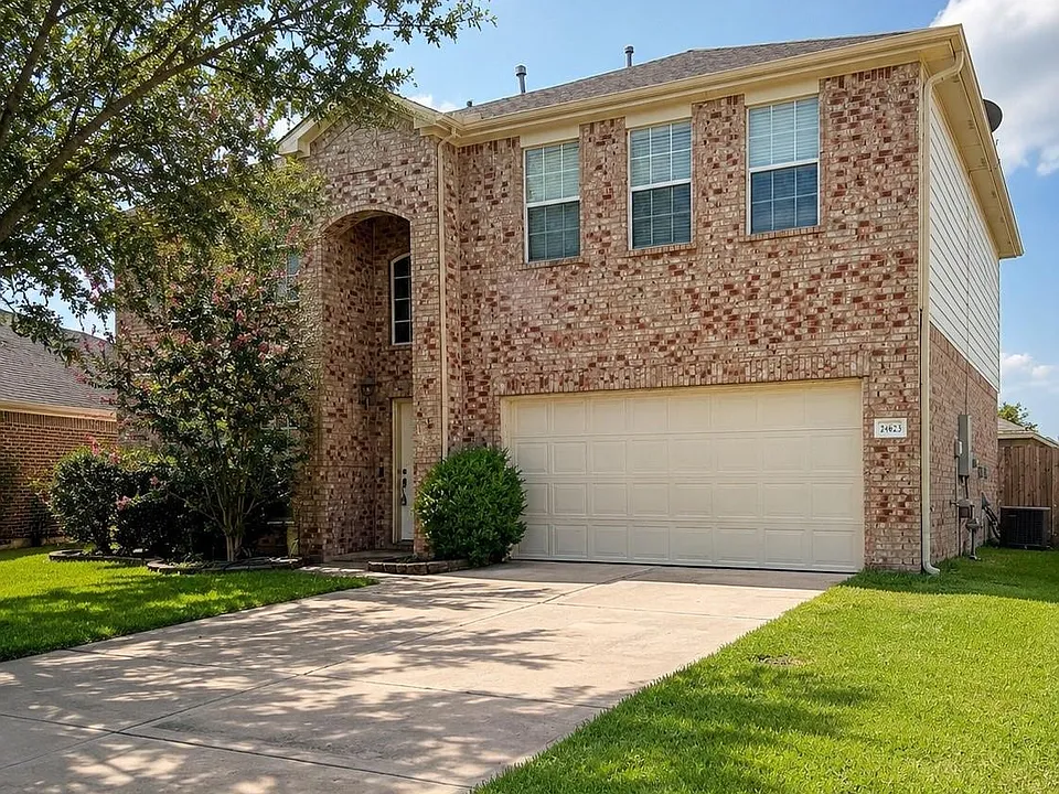 24623 Colonial Maple Dr