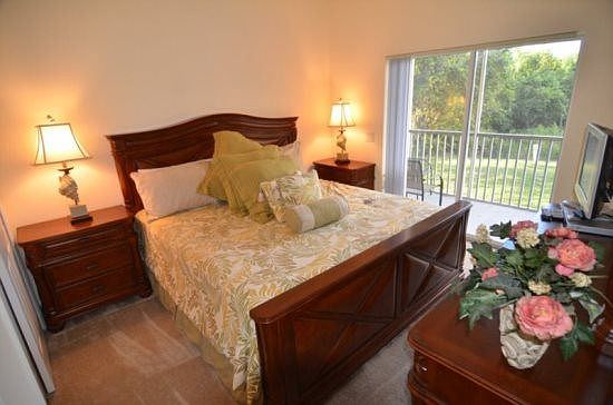 SLC2C3150SC-A-king-master-bedroom