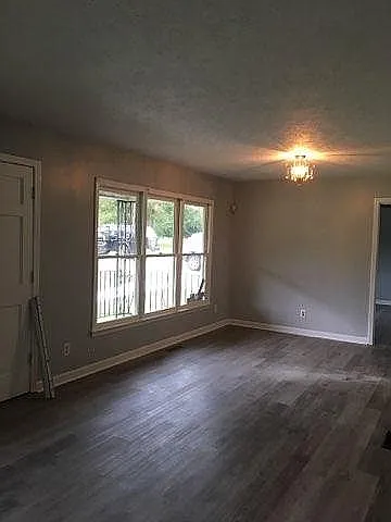 1653 Piedmont Rd photo 1