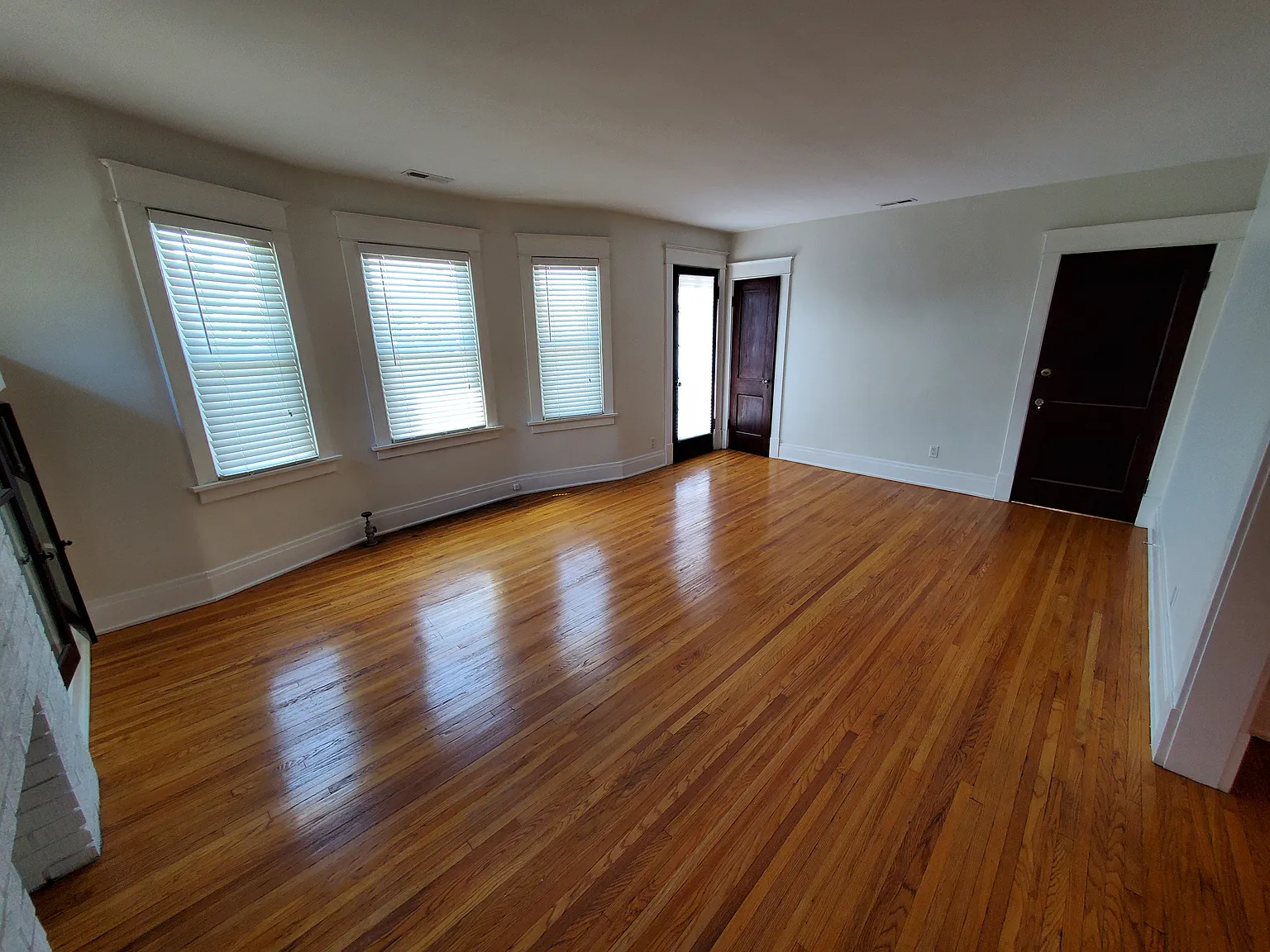 3 bed, 1350 sqft, $1,800 — Photo 3