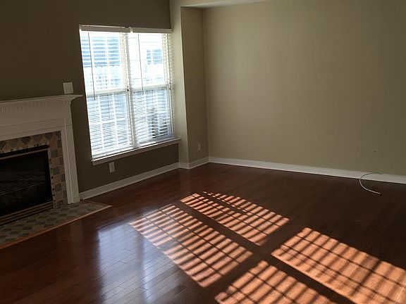 5th image of 3203 Friars Walk Ln