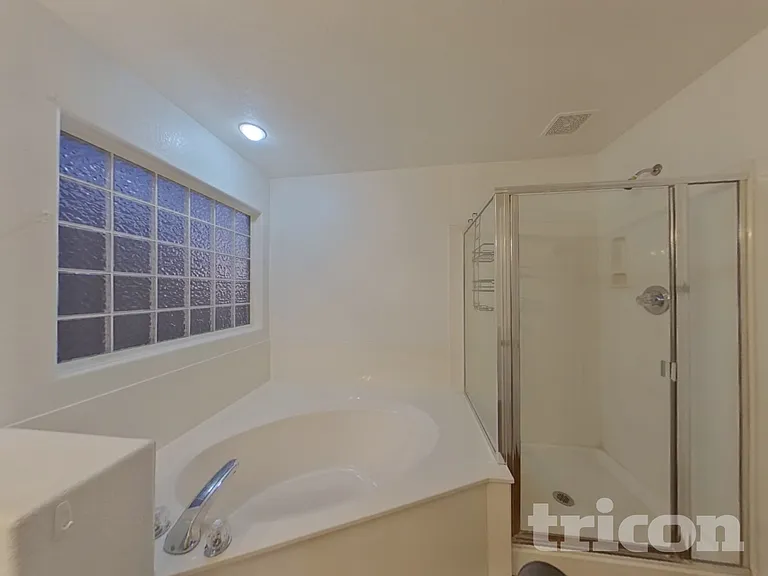 16036 N 11th Ave #1050 — Photo 10