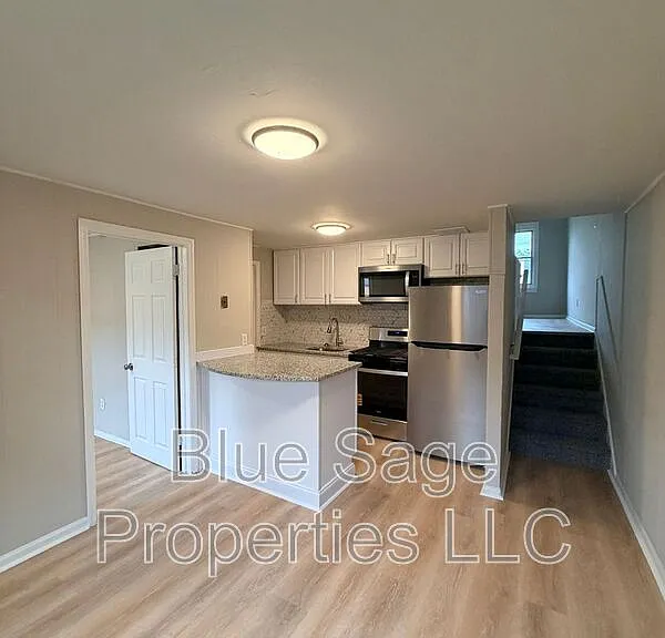 117 Ervin Ave — Photo 8