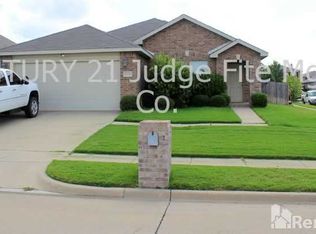 6021 English Manor Rd, Denton, TX 76210