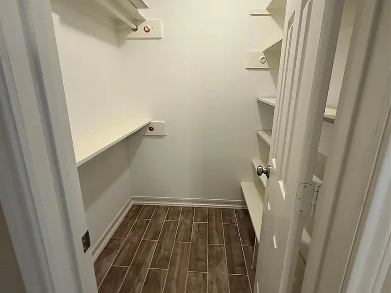 1909 Brun St #4 — Photo 19
