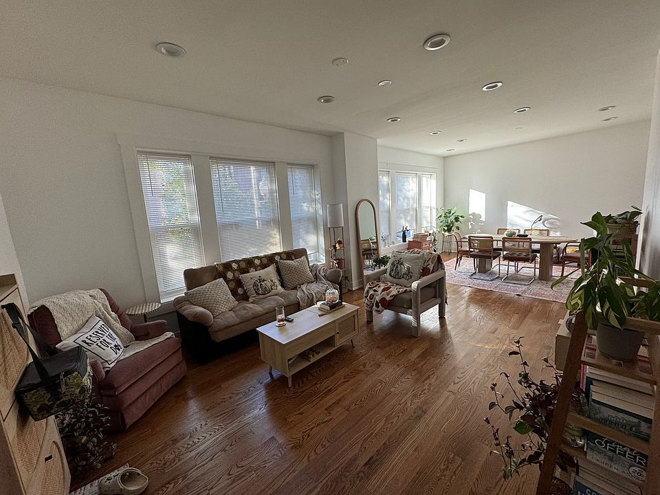 1st image of 4409 N Troy St #1