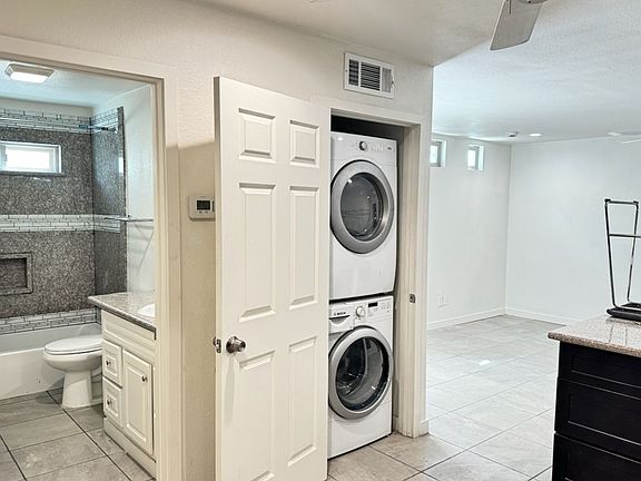 5th image of 1849 Spring St #101