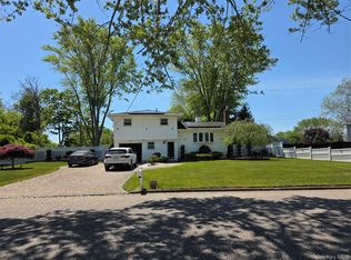 10 Meehan Lane, Coram, NY 11727