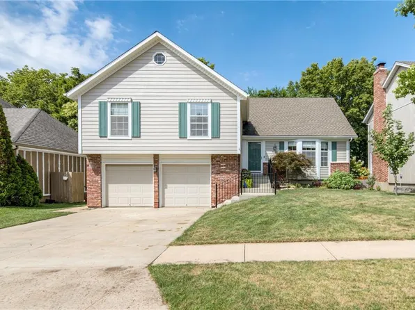 7220 Rene St, Shawnee, KS 66216