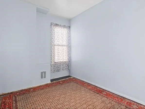 74 Atlantic Street image 19 of 37