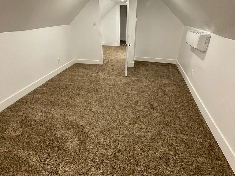 524 E Elm Ave — Photo 5