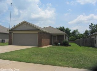 225 Saunders Dr, N Little Rock, AR 72117