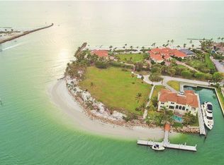 230 Bay Rd, Naples, FL 34102