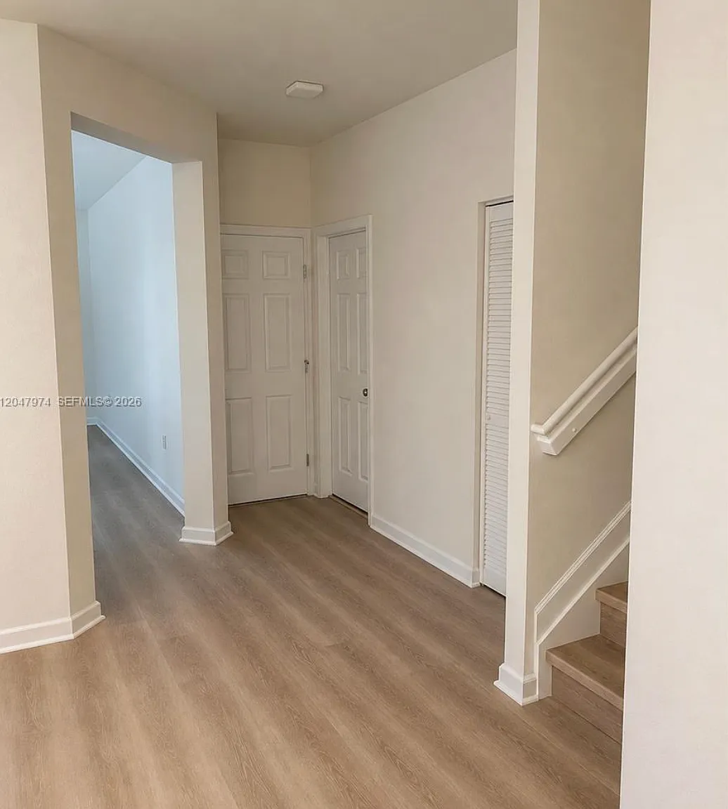 4 bed, 2.5 bath, 1705 sqft, $3,000 — Photo 2