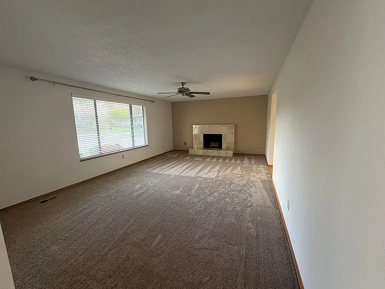2292 Timothy Ct — Photo 2