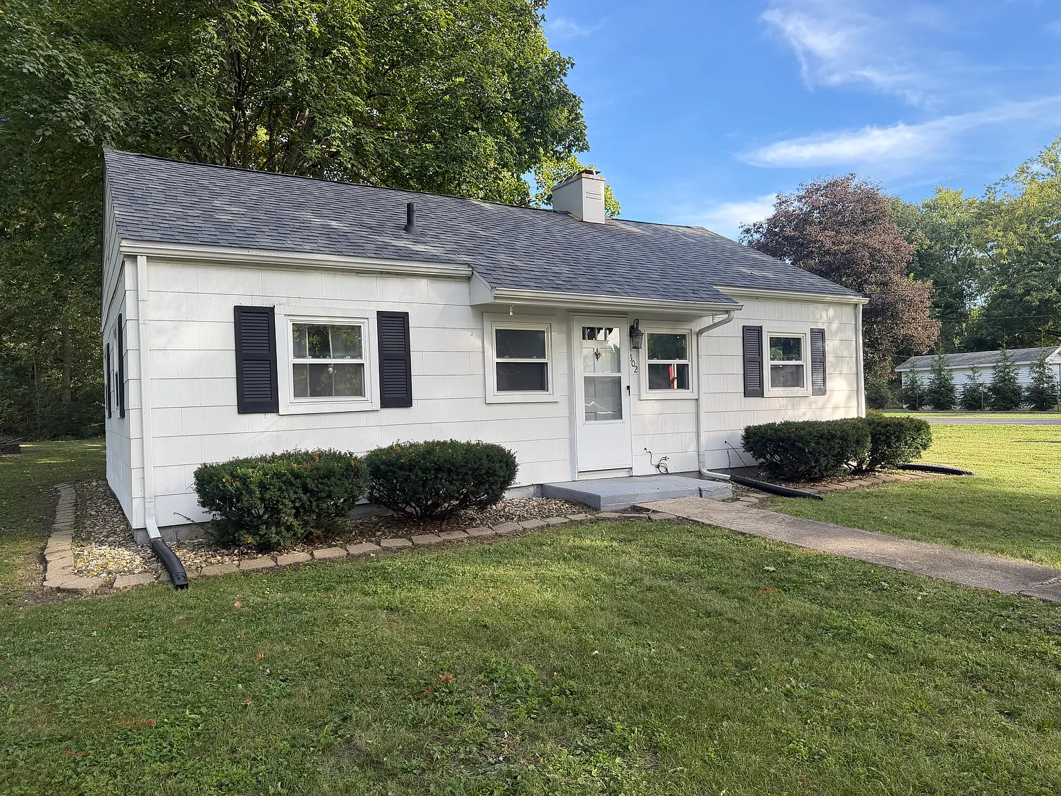 3 bed, 960 sqft, $1,600 — Photo 2