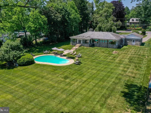 1536 New Holland Pike, Lancaster, PA 17601