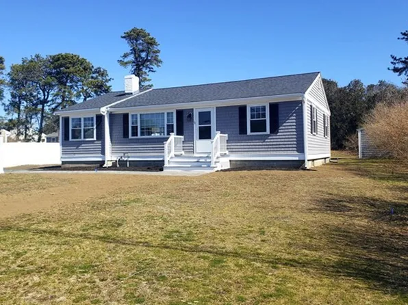 18 Harvard Rd, Dennis Port, MA 02639