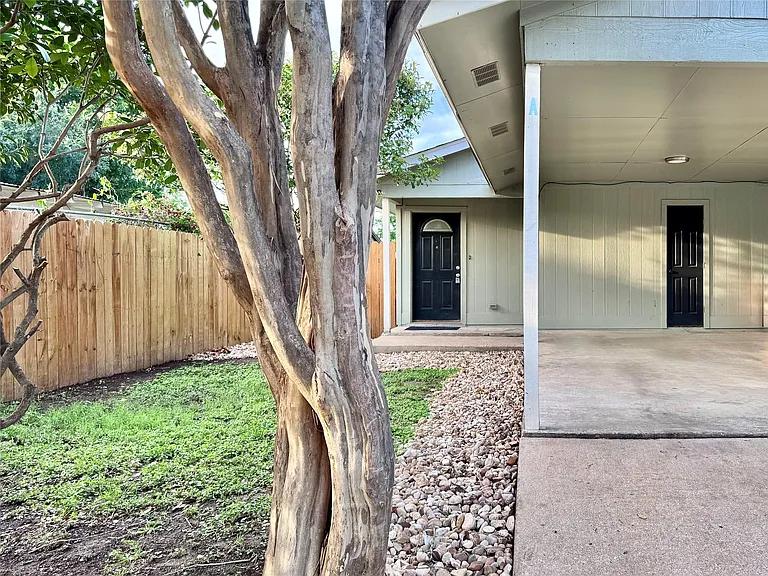 2110 Blue Meadow Dr #A — Photo 3
