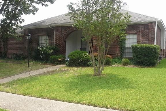 2nd image of 4910 Crestpoint Ln