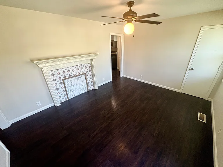 2641 Combs Dr — Photo 5