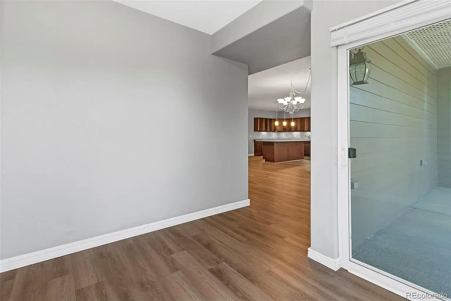 1 bed, 1000 sqft, $2,100 — Photo 3