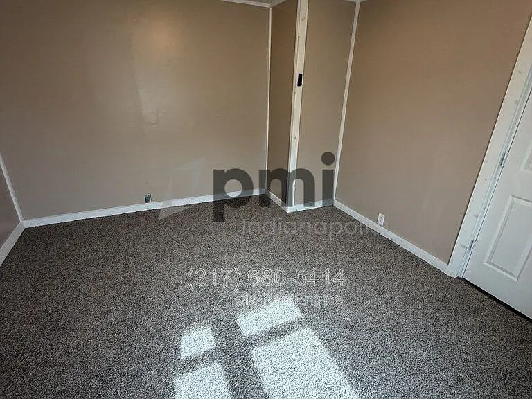 1023 E 8th St #3 — Photo 16